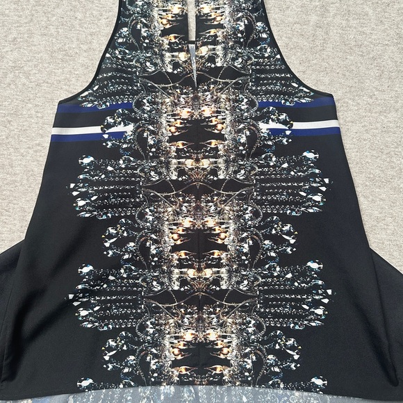 Unique Digital Print Trapeze Hem Tank Top - Picture 10 of 15